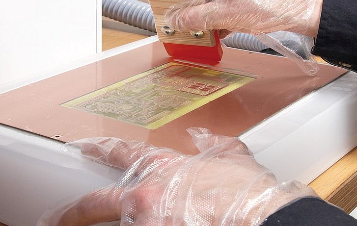 Applying the LPKF ProConduct paste