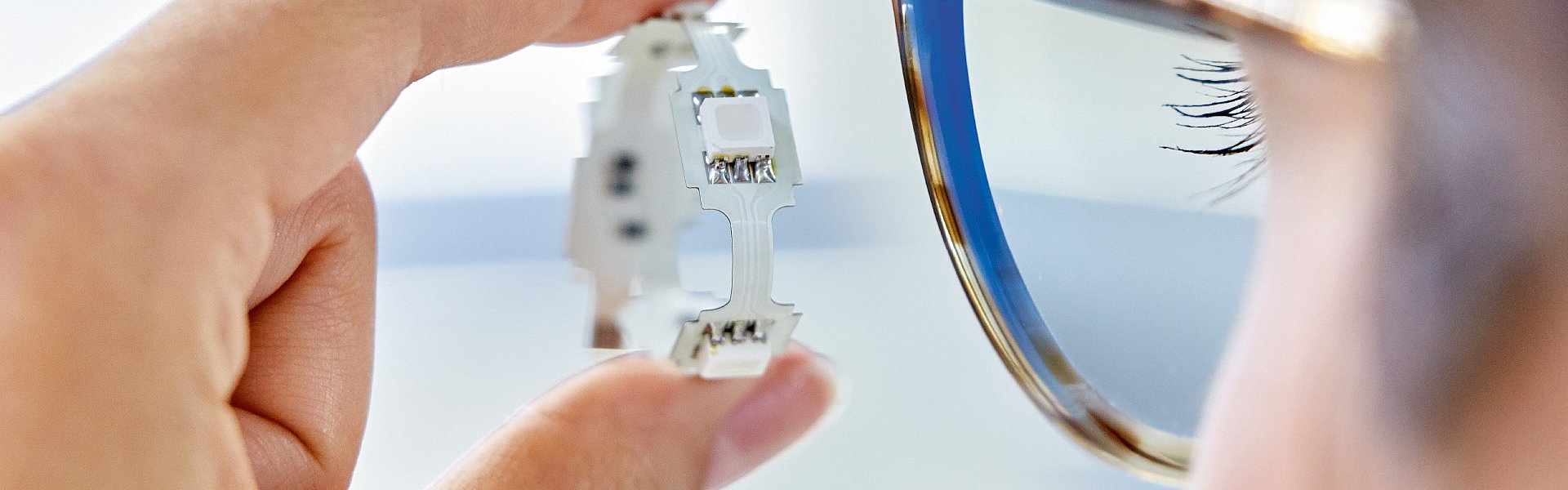 SMT / Finishing - Assembly of PCB prototypes and low volumes