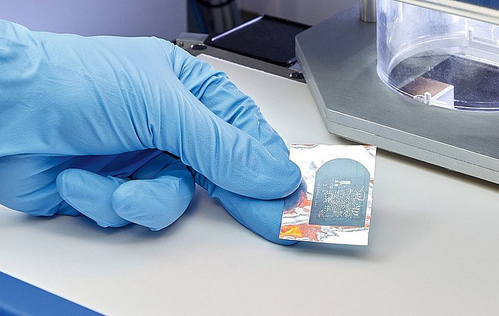 [Translate to USA:] In-house research for medical components using direct laser processing.