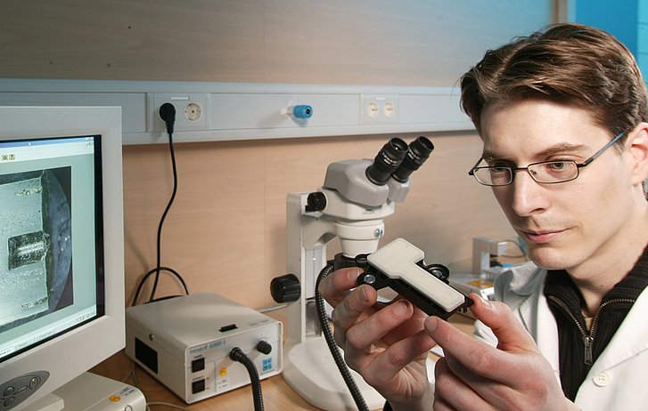 [Translate to USA:] Quality inspection using the LPKF TMG 3