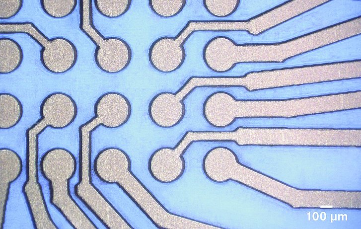 Removal of copper from transparent PET film Kupferabtrag von transparenter PET-Folie